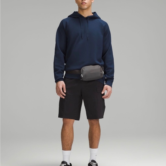 NEW LULULEMON EVERYWHERE BELT BAG 
Traverse grey - Picture 5 of 8